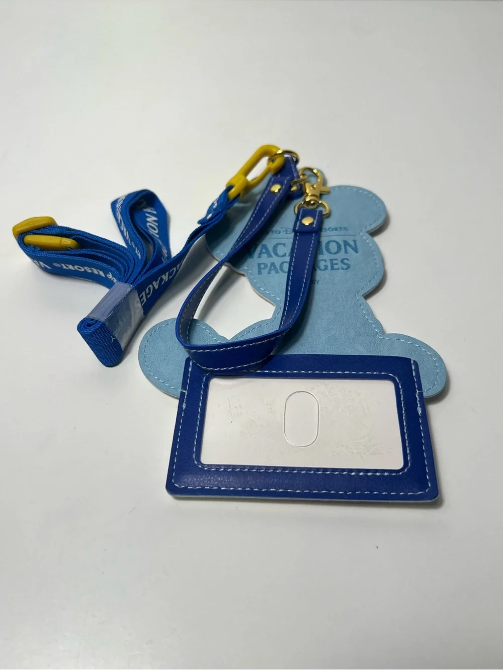 Tokyo Disney Resort Mickey Mouse Vacation Package Pass Holder Lanyard ID Case